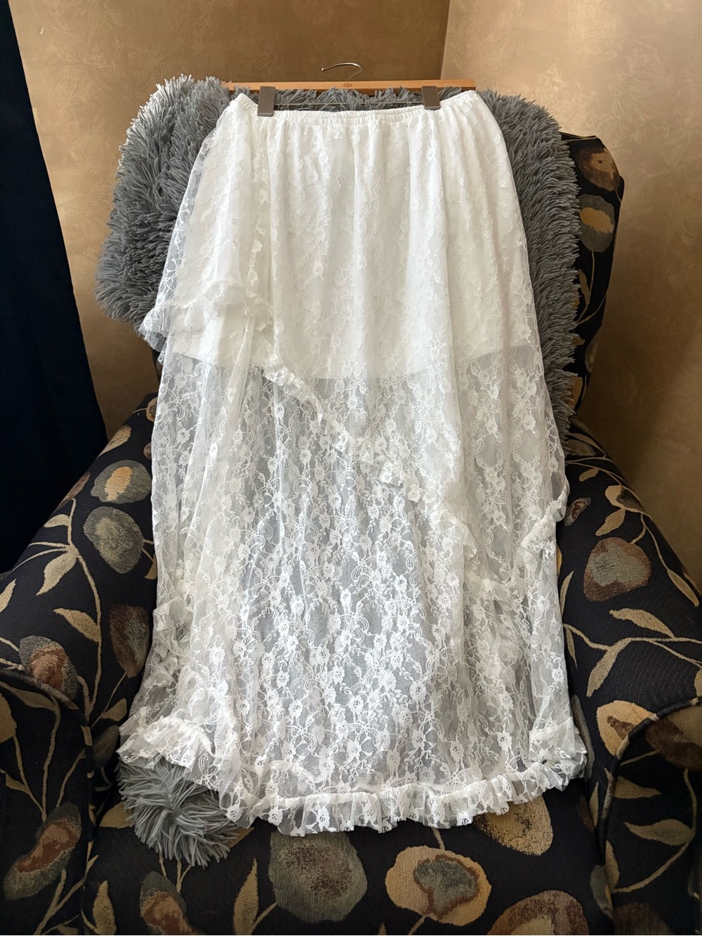 Women's White Lace Overlay Skirt